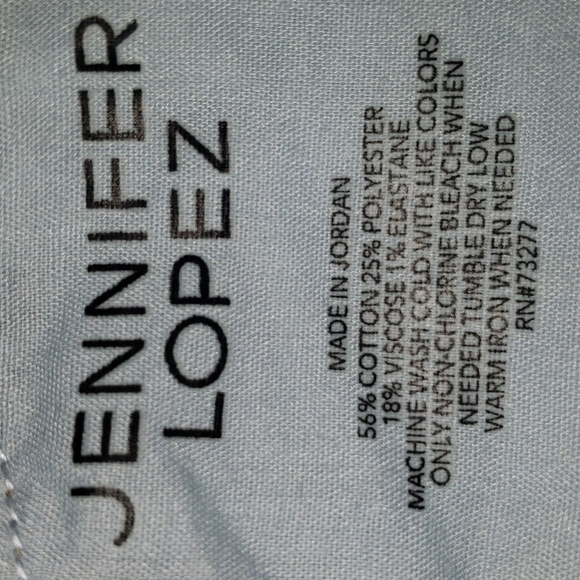 Jennifer Lopez Denim Short 2 - Picture 4 of 7